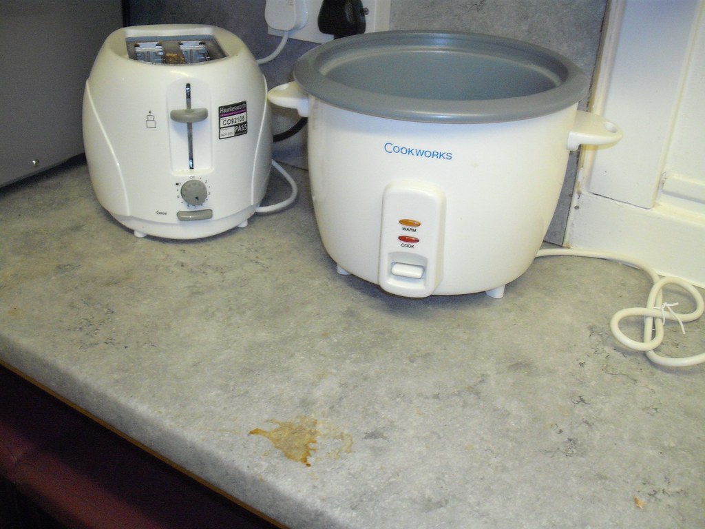Rice cooker and toaster